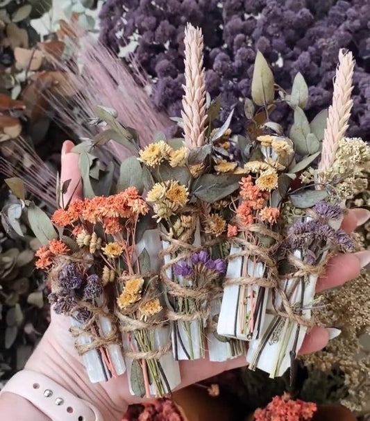 Andi Aesthetics - Selenite Flower Wand